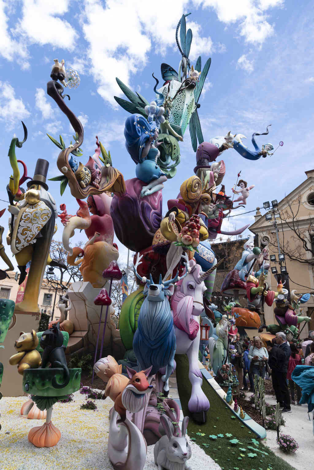 Valencia - fallas 2023 - 4 premio - falla Na Jordana - Clover earth 08.jpg